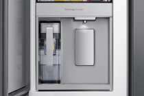 RF9000 French Door Fridge Freezer with Beverage Centre™ Silver 647 L (detail7 Silver)
