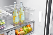 RF9000 Family Hub French Style Fridge Freezer with Beverage Centre™ Silver 637 (slide-in-shelf Silver)