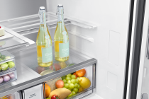 Samsung Family Hub RF65DG9H0EB1EU French Style Fridge Freezer with Beverage Center™ -Silver Silver 636 L (slide-in-shelf Silver)